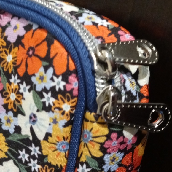 BRIGHTON 8" X 6.5" FLORAL CASE - Picture 5 of 11